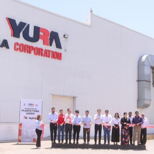 Durante el corte de listón de inauguración se contó con la presencia de representantes de la empresa surcoreana Yura Corporation, así como autoridades locales y estatales.