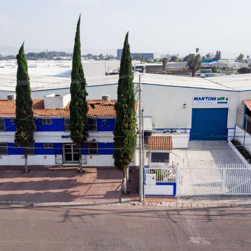 La empresa tiene unos 30 años en el mercado y en Querétaro Mantova llegó en 2022, con la instalación de una planta y la producción inició en febrero de 2023.