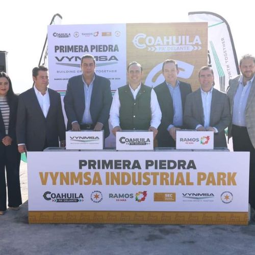 Colocan la primera piedra de nuevo parque Vynmsa en Ramos Arizpe.