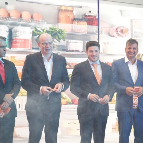 Inaugura Grupo Bosch nueva planta de refrigeradores en el país.