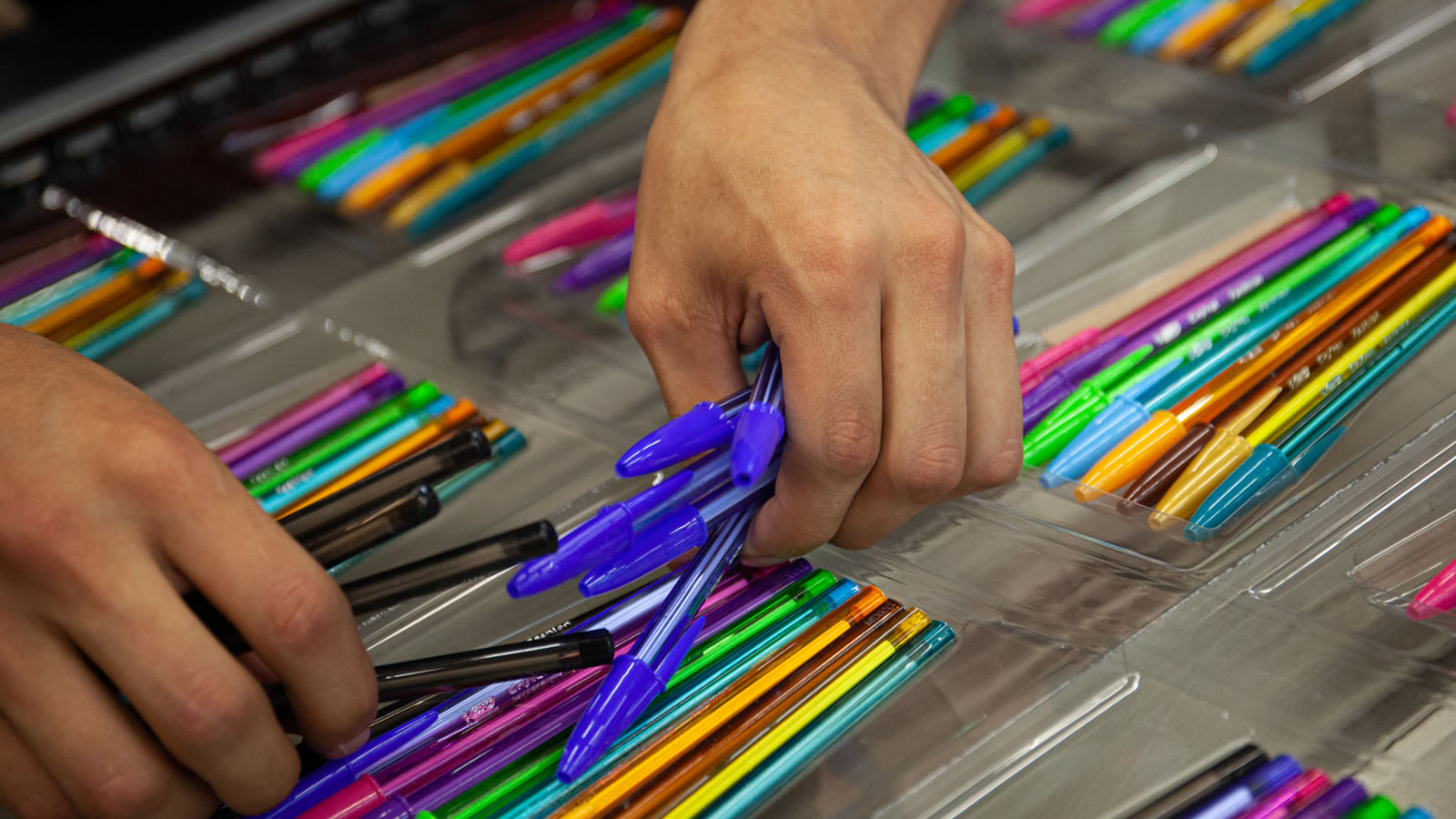 Cómo se fabrican los bolígrafos